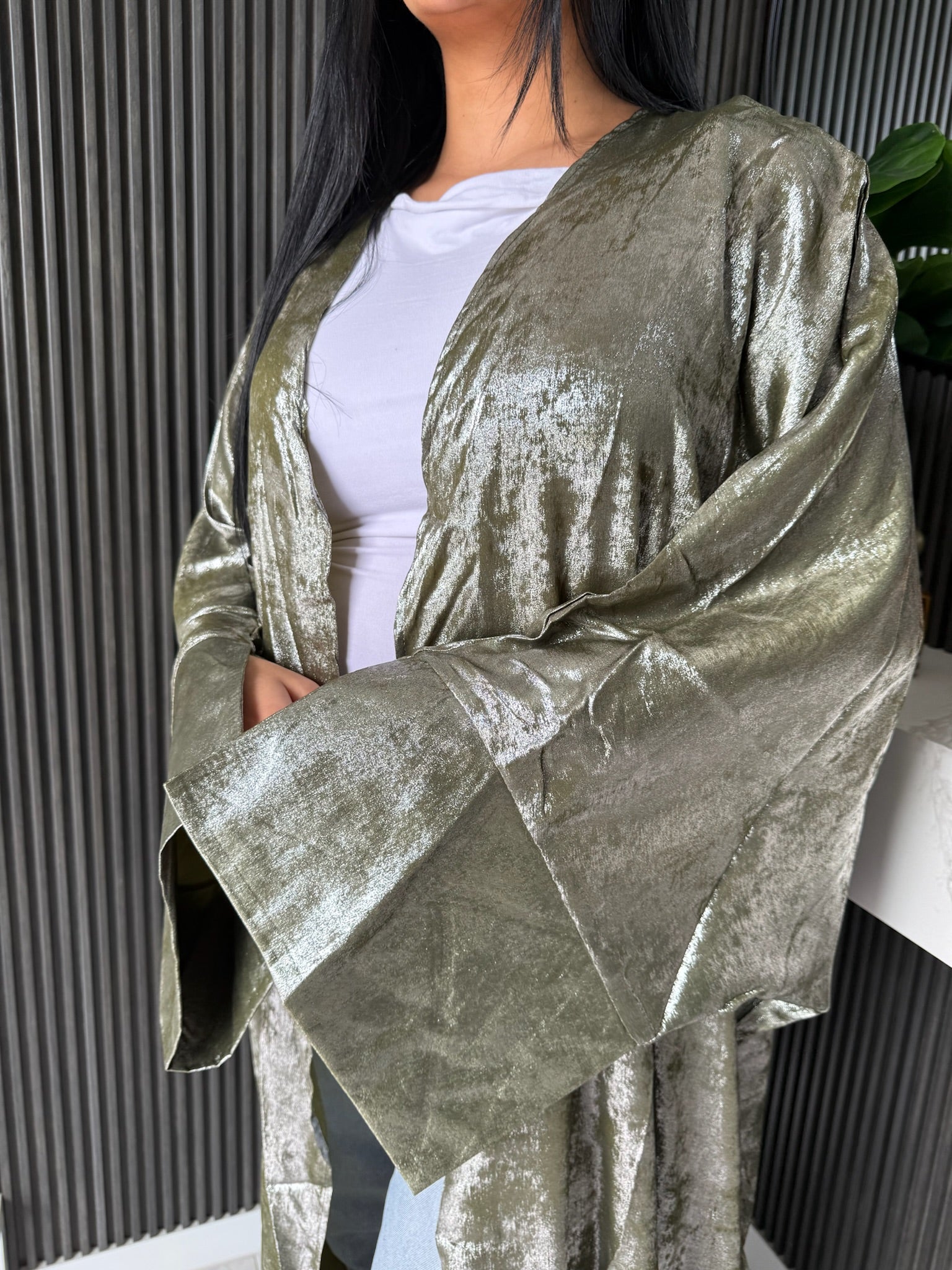 Saja Metallic open Abaya