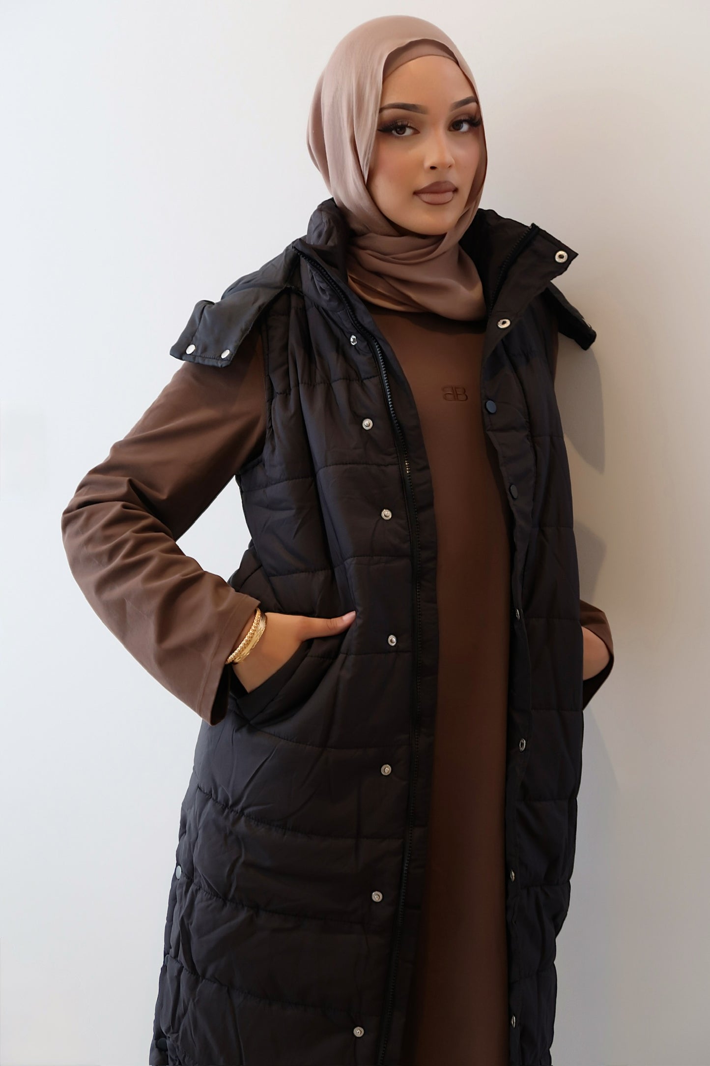 Sleeveless puffer jacket