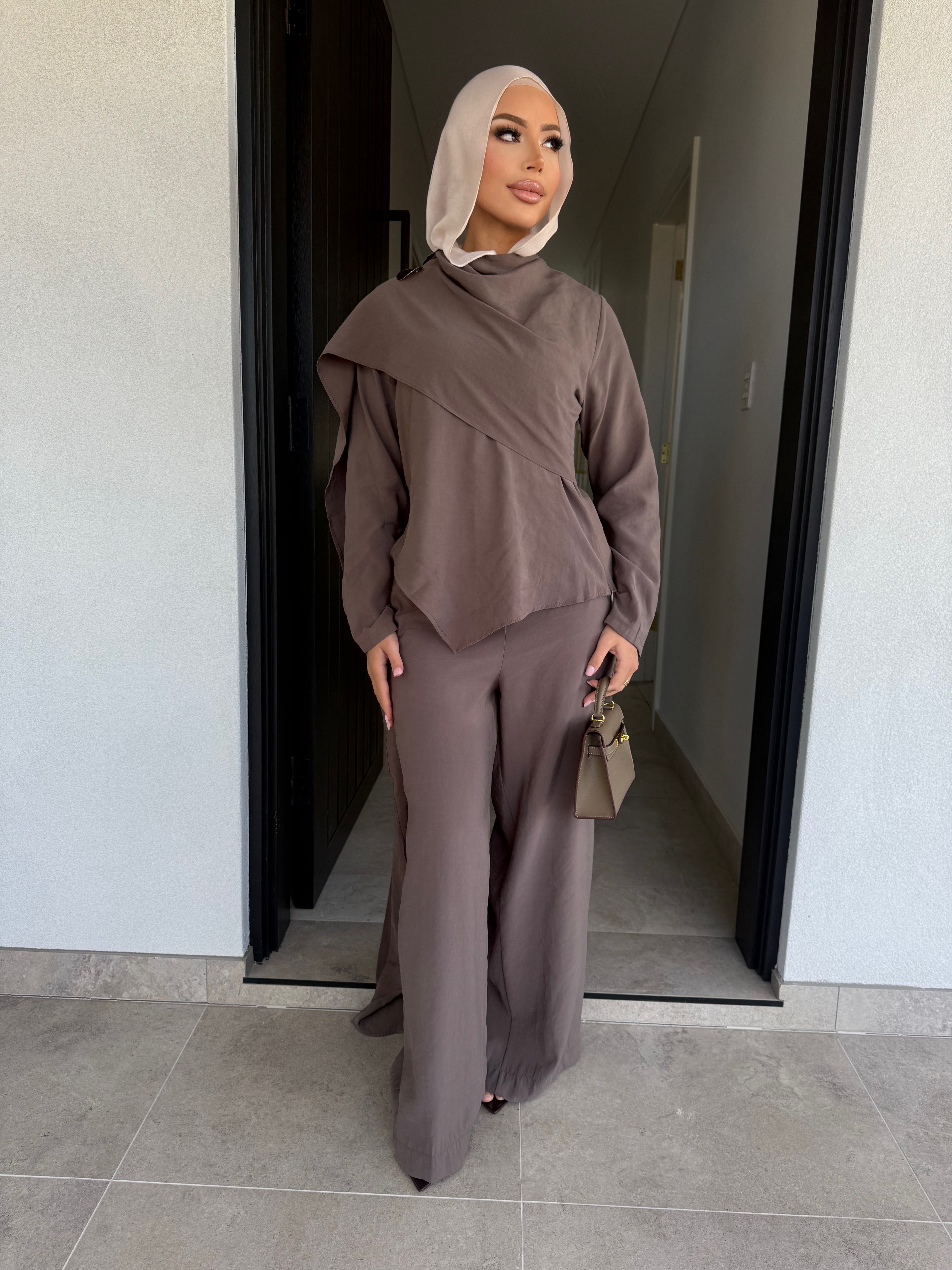 Nour  set