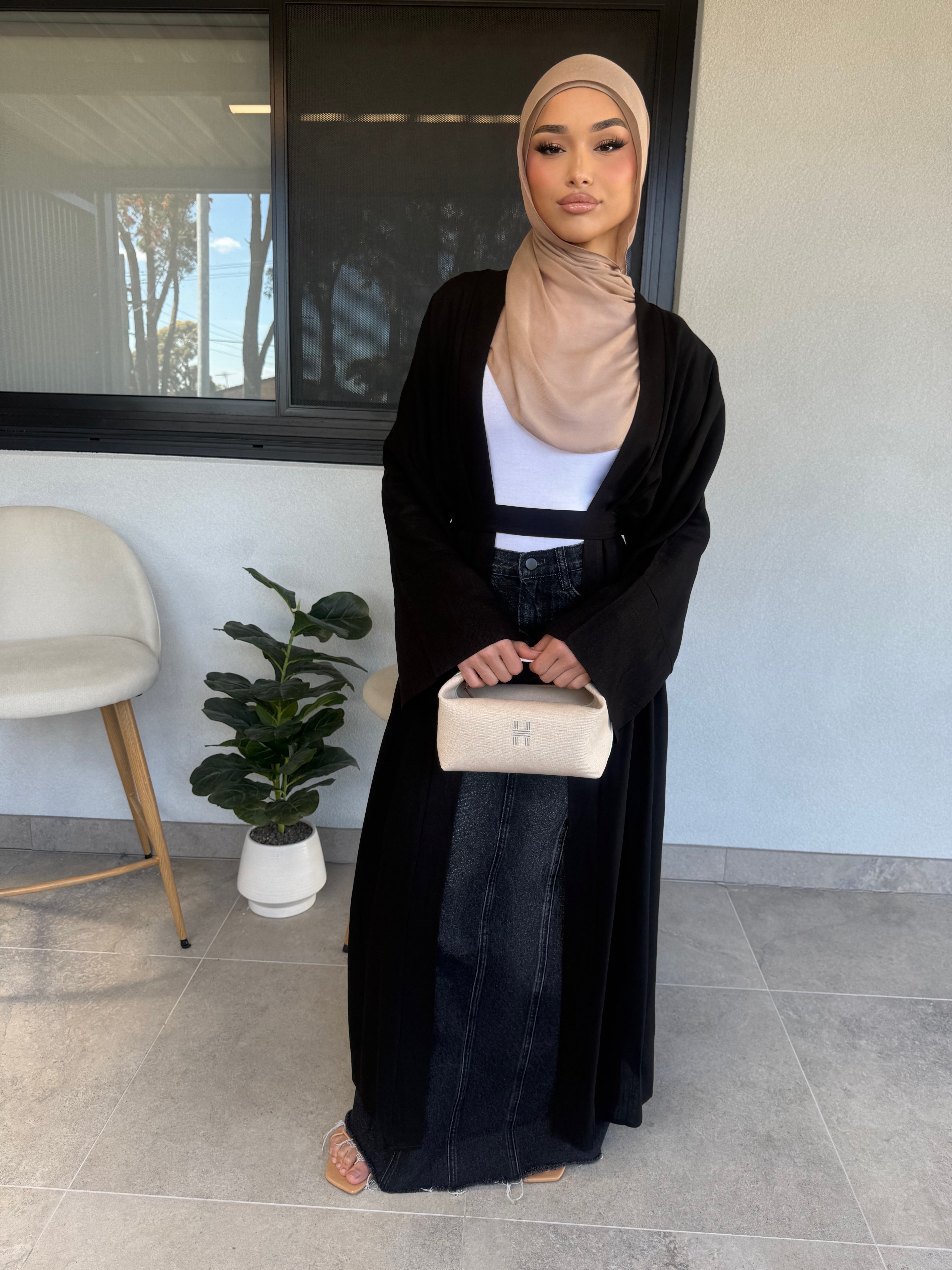 Amara open Abaya