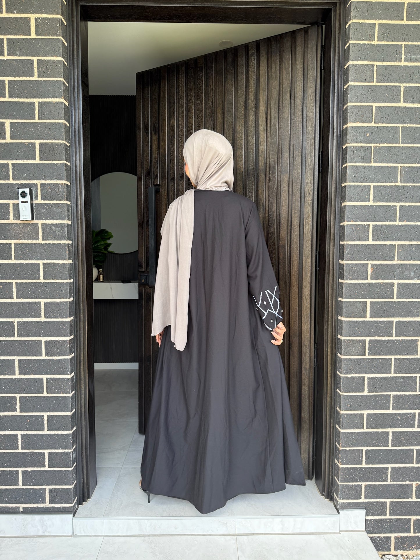 Diamond Sleeve Open Abaya - Black