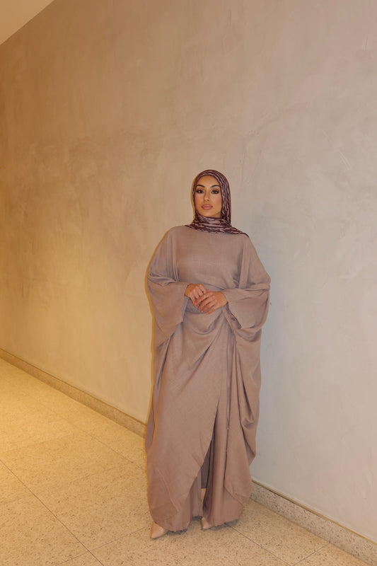Aisha set